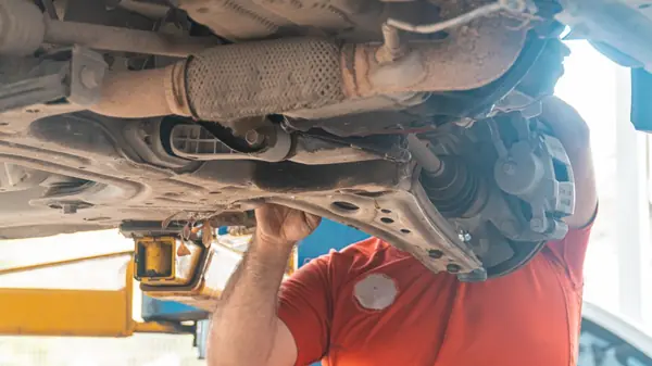 Brake and Suspension Repair in North Charleston: Hydraulic Caliper Overhauls, Multi-Link Alignments, and Coastal Rust Abatement